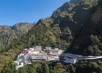 Helicopter service at Mata Vaishno Devi shrine resumes after 7 days