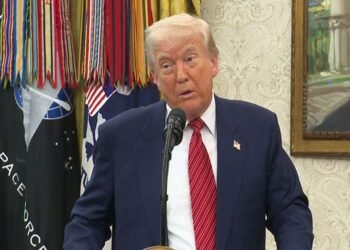 Trump holds out 25% tariff threat to Apple if it makes iPhones in India