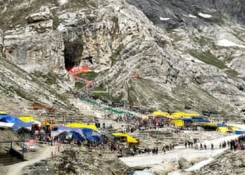 Amarnath Yatra gets tight security: 581 CAPF units, jammers, drones deployed