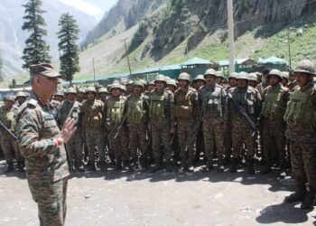 “Chinar Corps Commander Reviews Valley Security Ahead of Amarnath Yatra”