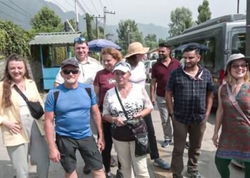 Foreign tourists return to Kashmir post Pahalgam attack, term it safe