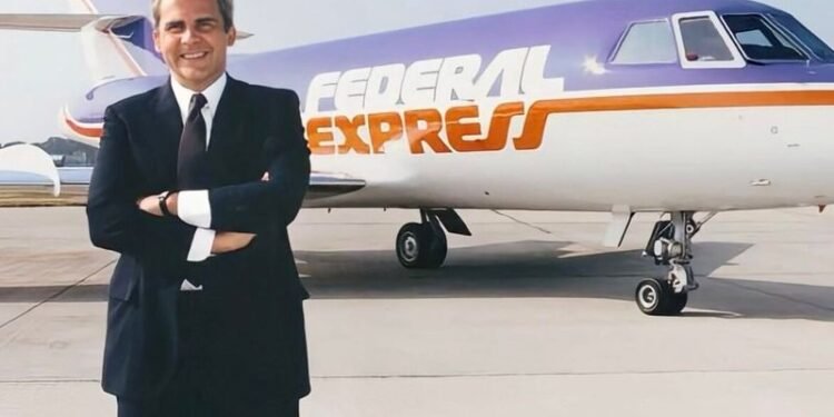 Fred Smith, FedEx founder who revolutionised package delivery business, dies at 80