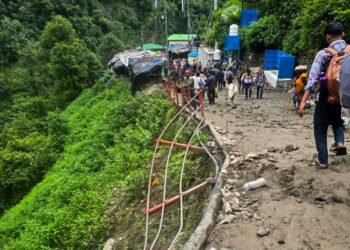 2 palanquin-bearers from J-K die, 3 others injured in landslide on Kedarnath trek route