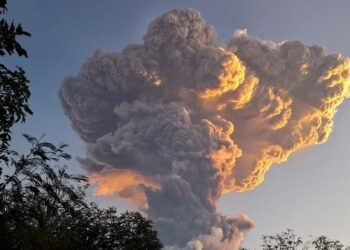 Eruption of Indonesia’s Mount Lewotobi Laki Laki volcano creates ash plume visible 90 miles away