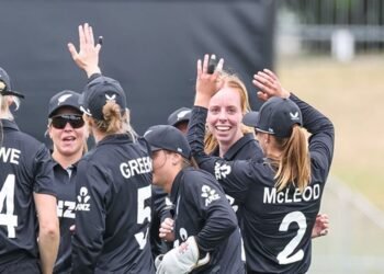 Bree Illing, Bella James earn first New Zealand women’s central contracts