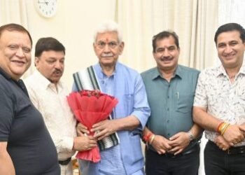 JCCI Delegation Meets LG Sinha, Seeks More Registration Counters for Amarnath Yatra