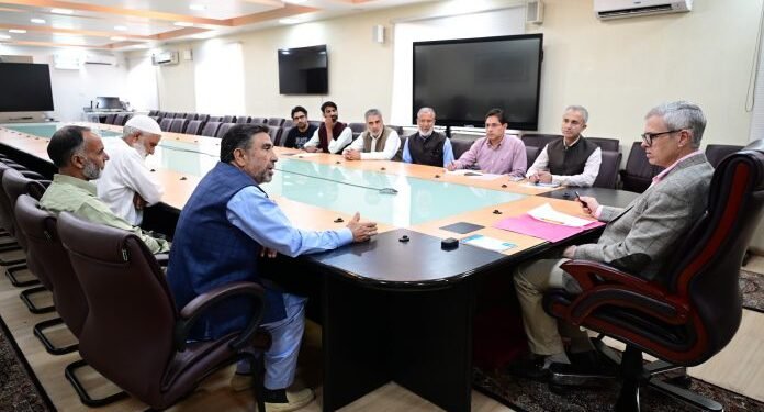 CM Omar Abdullah Cracks Down on Misbranding of Machine-Made Carpets as Kashmiri Handicrafts