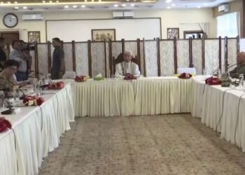 LG Sinha Chairs Unified HQ Meeting, Reviews Security in J&K