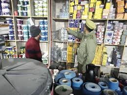 Srinagar Police Tightens Security Net, Conducts Citywide Surprise Checks at Medical Shops