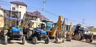 Anantnag Police Seize 3 JCBs, 4 Tractors in Night Crackdown on Illegal Mining