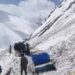 ❄️ Tragedy at Zojila: 7 Killed, 5 Injured After Avalanche Hits Vehicle; Rescue Ops Underway