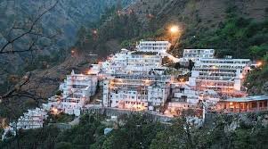 Navratri Rush Peaks at Mata Vaishno Devi: Over 2.69 Lakh Devotees Offer Prayers