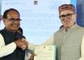 🚧 ‘Not Wrong in Calling You Mama’: Omar Abdullah Praises Shivraj Chouhan at J&K Development Event 🚧