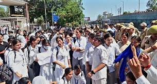 Protest Erupts at GCW Gandhi Nagar After Student’s Tragic Death