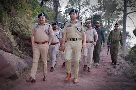 DIG Sandeep Wazir Visits Forward Areas Along LoC In Poonch, Reviews Border Security Preparedness