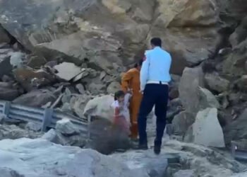 Major Landslide Disrupts Connectivity: Doda–Kishtwar Road Blocked, Traffic Suspended