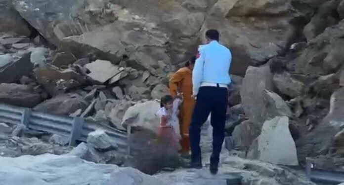 Major Landslide Disrupts Connectivity: Doda–Kishtwar Road Blocked, Traffic Suspended