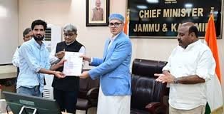 CM Omar Abdullah Hands Over Compassionate Appointment Orders To 52 Beneficiaries