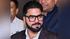 J&K BJP Leader Alleges Hotel Denied Stay Over Kashmiri Identity in Maharashtra; Owner Cites Booking Issue