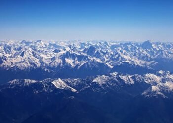 ❄️ New Study Reveals Himalayas May Be Receiving Far More Snowfall Than Previously Estimated