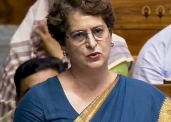 PM Must Change the Angle of His Heart, Not Cameras: Priyanka Gandhi Targets Modi in Lok Sabha