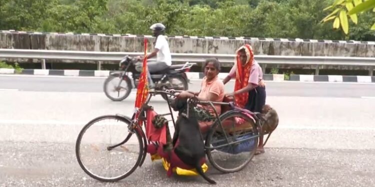 Faith Beyond Limits: Amputee Woman & Crawling Devotee Inspire Pilgrims on Machail Mata and Amarnath Yatra