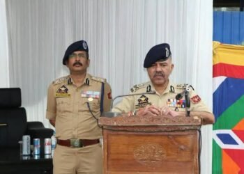 DGP Nalin Prabhat Reviews SOG Readiness, Stresses Vigilance in Shopian