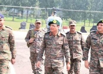 White Knight Corps Commander Reviews Security Grid, Operational Readiness in Rajouri-Poonch