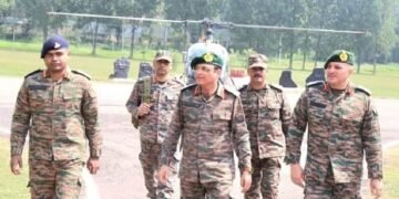 White Knight Corps Commander Reviews Security Grid, Operational Readiness in Rajouri-Poonch
