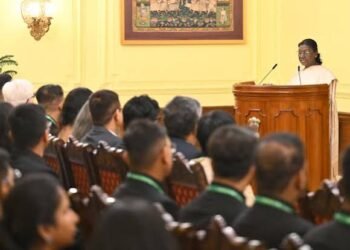 President Murmu Urges IIS Officers to Listen, Respond and Communicate with Citizens
