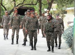 NORTHERN ARMY COMMANDER VISITS AKHNOOR, REVIEWS OPERATIONAL READINESS
