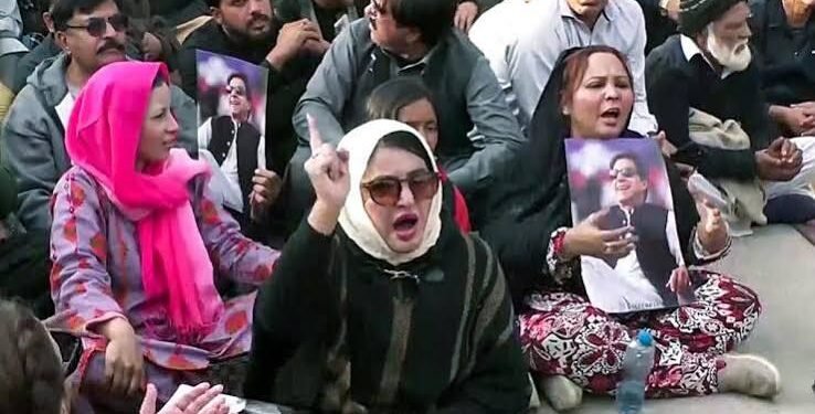 PAKISTAN’S POLITICAL CRISIS DEEPENS: PUNJAB GOVERNMENT EXTENDS DETENTION OF IMRAN KHAN’S THREE SISTERS BY ANOTHER 30 DAYS