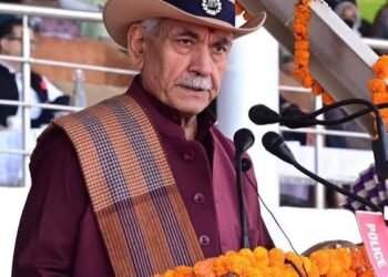 LG Manoj Sinha Pays Tribute to Police Martyrs, Vows Strong Action Against Terrorism in J&K