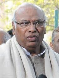 ‘Vote Chori’ Row Escalates: Mallikarjun Kharge Accuses Modi-Shah of Trying to Suppress Public Movement