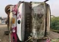 TRAGIC BUS ACCIDENT IN PAKISTAN’S PUNJAB: 11 KILLED, OVER 30 INJURED AS SPEEDING BUS OVERTURNS IN RAJANPUR