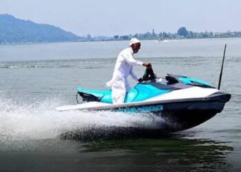 DAL LAKE MOTORBOAT BAN LEAVES OPERATORS IN LIMBO — LIVELIHOODS AND ENVIRONMENTAL PROTECTION IN FOCUS